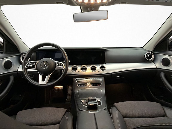 Mercedes-Benz E300 11 of 30