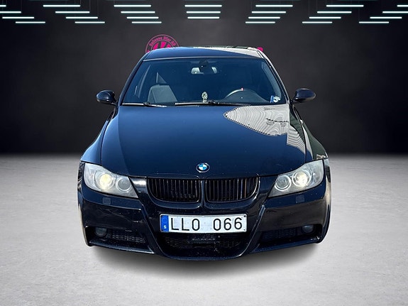 BMW 325d 3 of 5