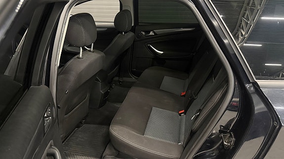 Ford Mondeo 13 of 24
