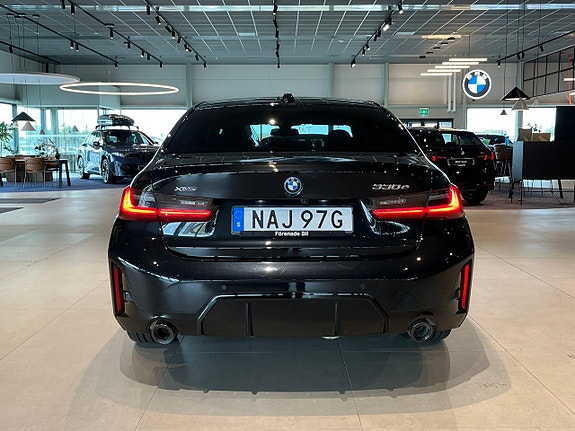 BMW 330e 5 of 5