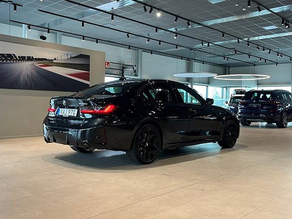 BMW 330e 4 of 5