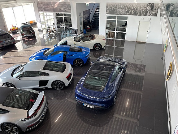 Porsche Taycan 5 of 5