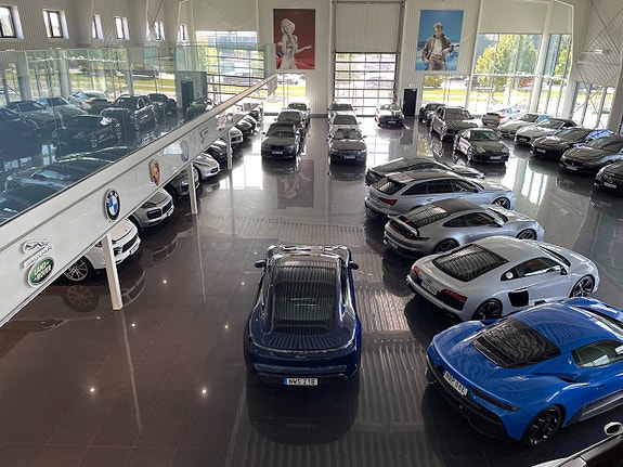 Porsche Taycan 4 of 18