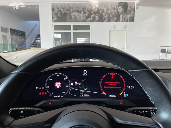 Porsche Taycan 12 of 19