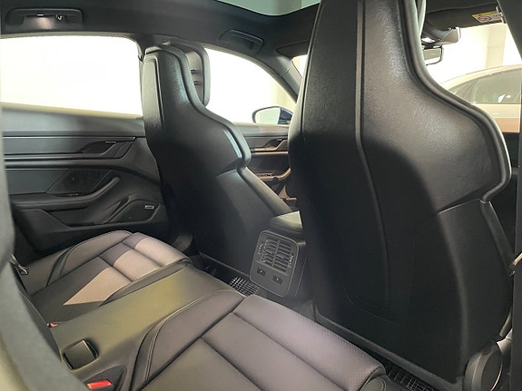 Porsche Taycan 18 of 18