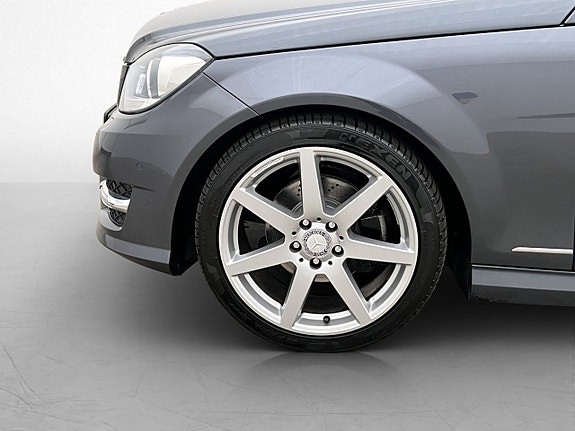 Mercedes-Benz C220 30 of 30