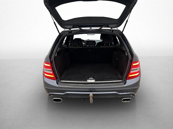 Mercedes-Benz C220 29 of 30