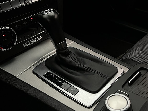 Mercedes-Benz C220 25 of 30