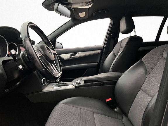 Mercedes-Benz C220 12 of 30