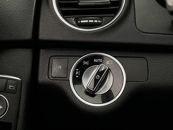 Mercedes-Benz C220 15 of 30