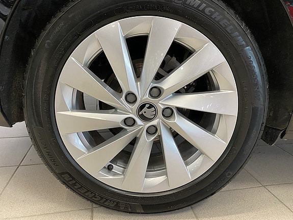 Skoda Octavia 3 of 5