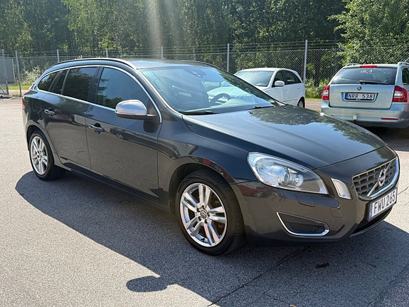 Volvo V60 3 of 5