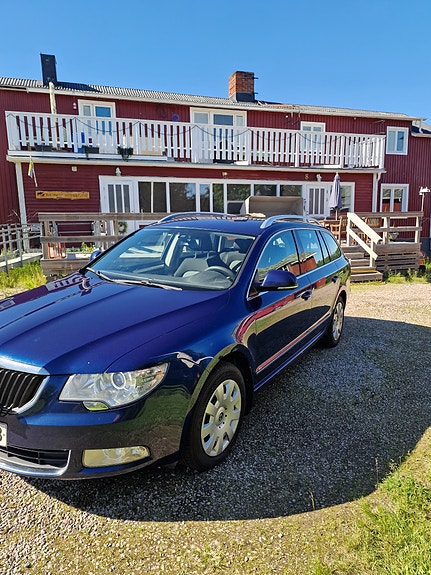 Skoda Superb 2 of 5