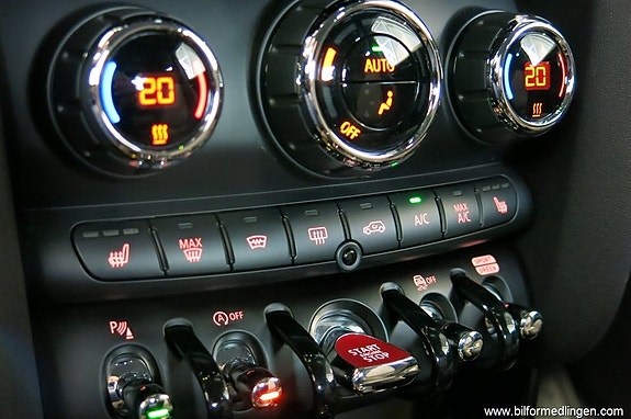 MINI Cooper S 11 of 18