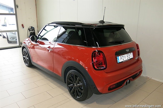 MINI Cooper S 4 of 18
