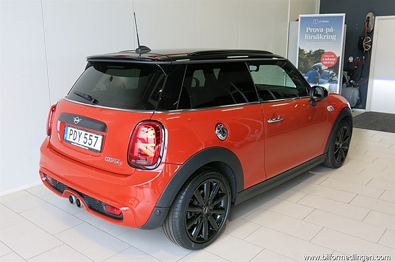 MINI Cooper S 5 of 18