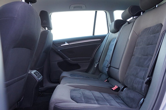 Volkswagen Golf VII 9 of 17