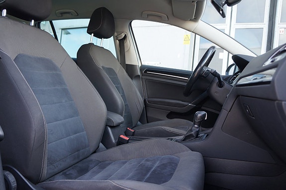 Volkswagen Golf VII 11 of 17