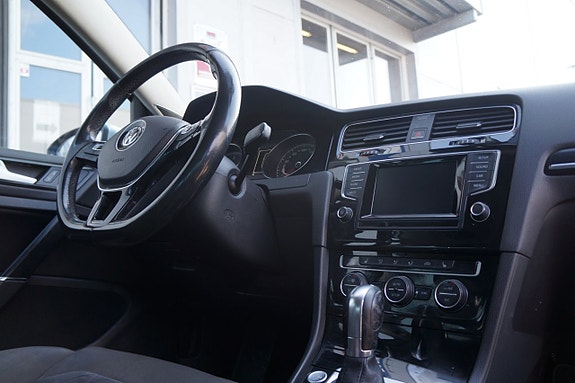 Volkswagen Golf VII 12 of 17