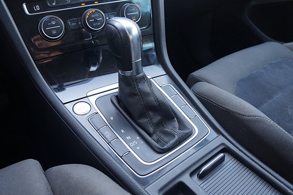 Volkswagen Golf VII 13 of 17