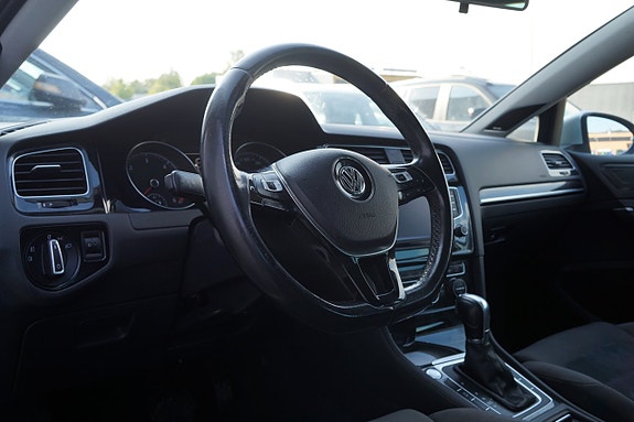 Volkswagen Golf VII 8 of 17