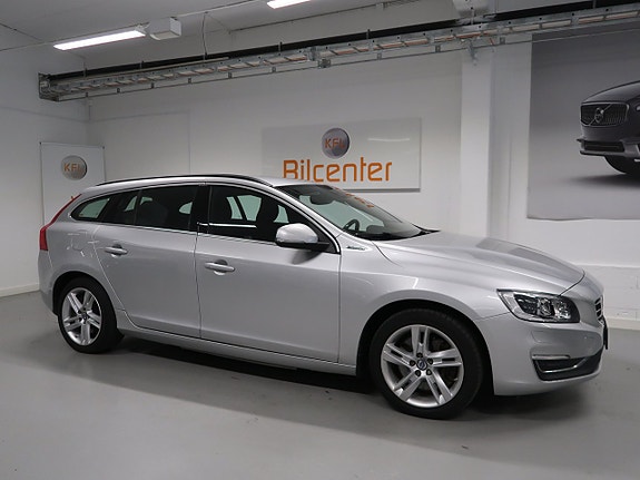 Volvo V60 4 of 5