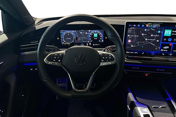 Volkswagen Passat 12 of 25
