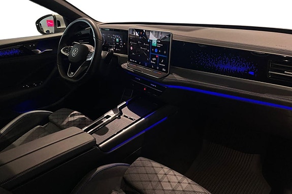 Volkswagen Passat 15 of 25