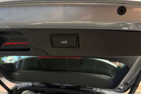 Volkswagen Passat 24 of 25