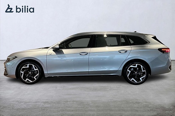 Volkswagen Passat 5 of 25