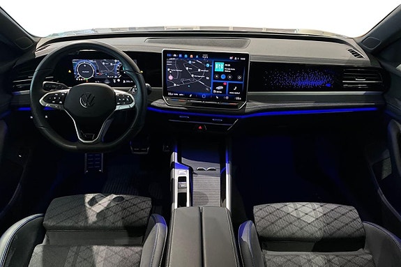 Volkswagen Passat 11 of 25