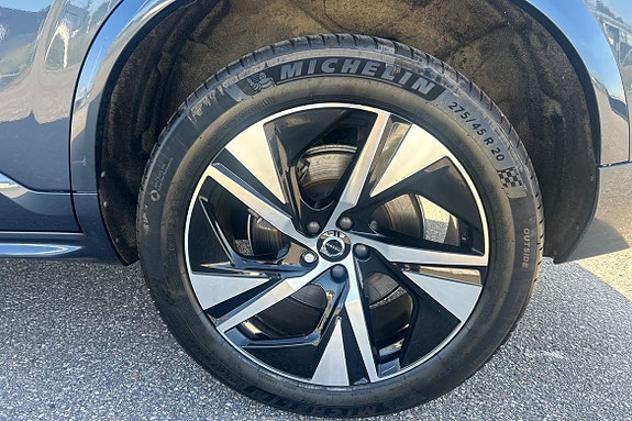 Volvo XC90 17 of 25