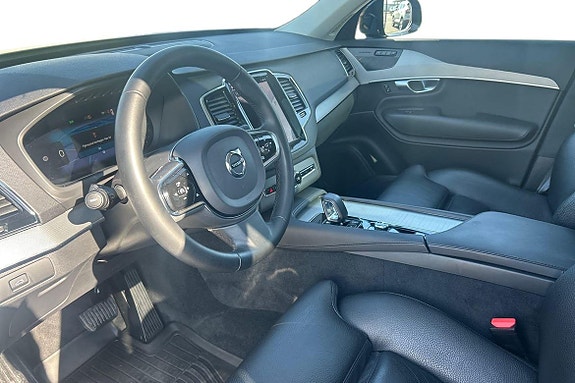 Volvo XC90 14 of 25