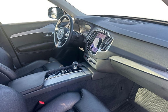 Volvo XC90 7 of 25