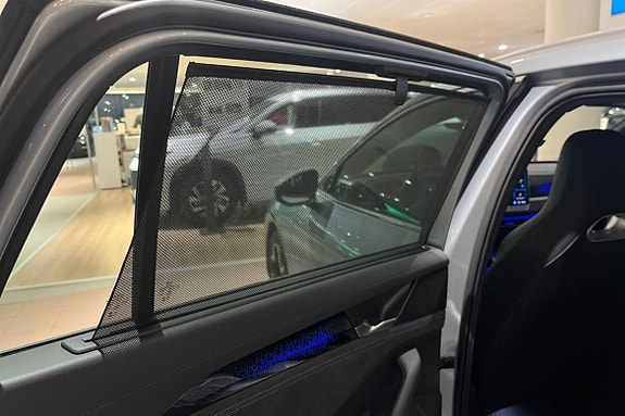 Volkswagen Passat 22 of 25
