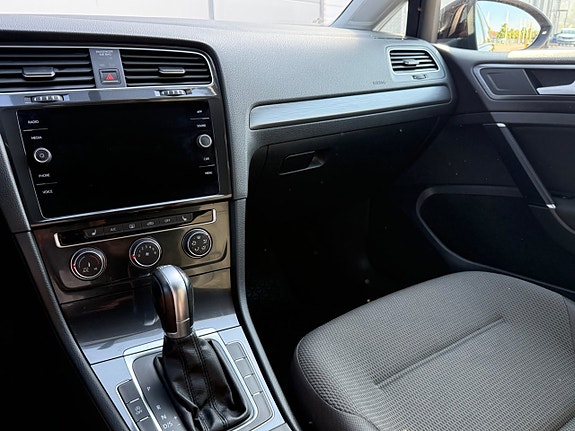 Volkswagen Golf VII 7 of 13