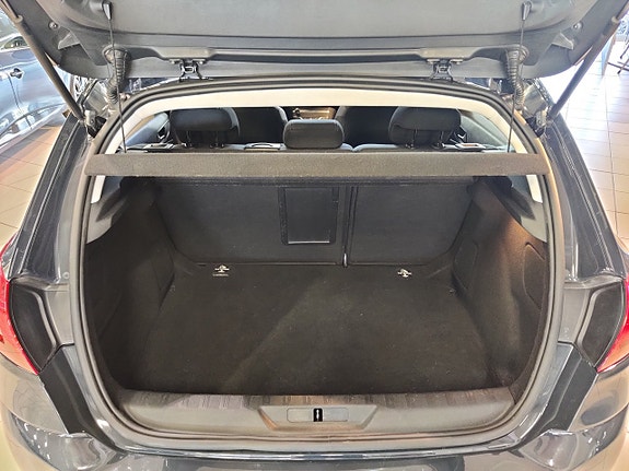 Peugeot 308 5 of 5