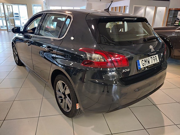 Peugeot 308 3 of 5