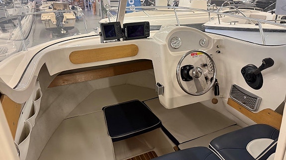 Örnvik 580 Pilothouse-05 med Mercury 90 Optimax-05 5 of 5