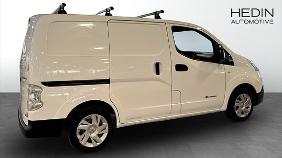 Nissan e-NV200 2 of 5
