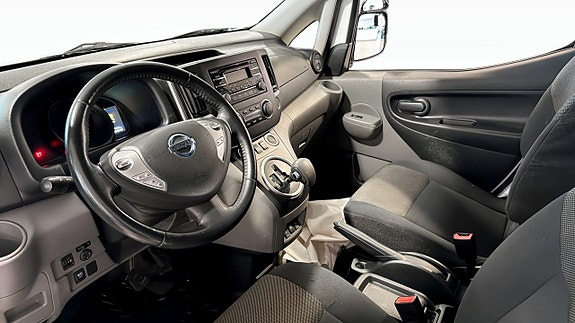 Nissan e-NV200 4 of 5
