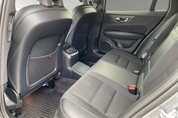 Volvo V60 8 of 23
