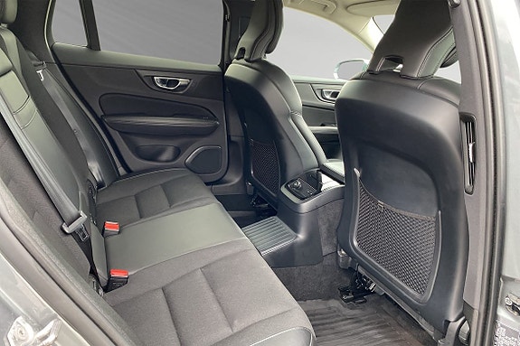 Volvo V60 11 of 23