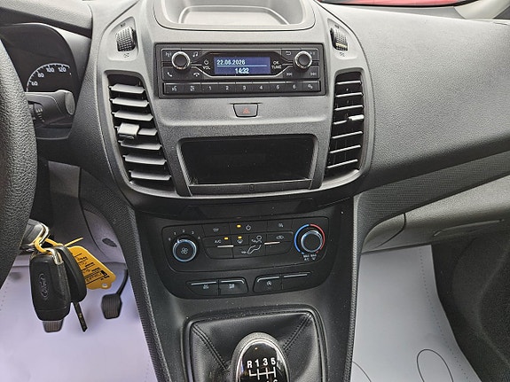 Ford Transit Connect 17 of 22