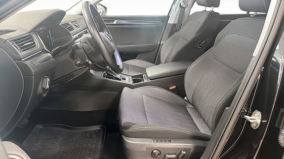 Skoda Superb 8 of 12