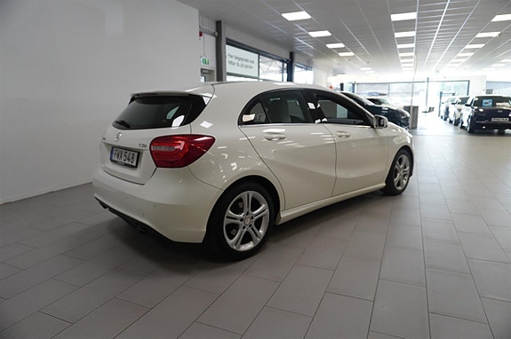 Mercedes-Benz A200 3 of 5