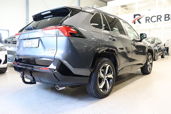 Toyota RAV4 6 of 28