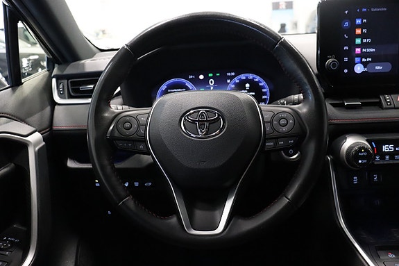 Toyota RAV4 15 of 28