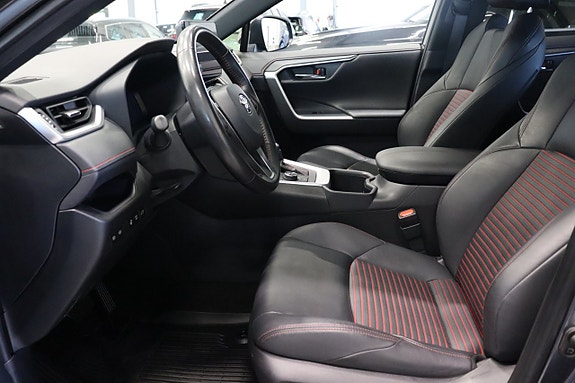Toyota RAV4 10 of 28