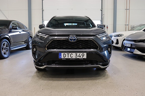 Toyota RAV4 4 of 28